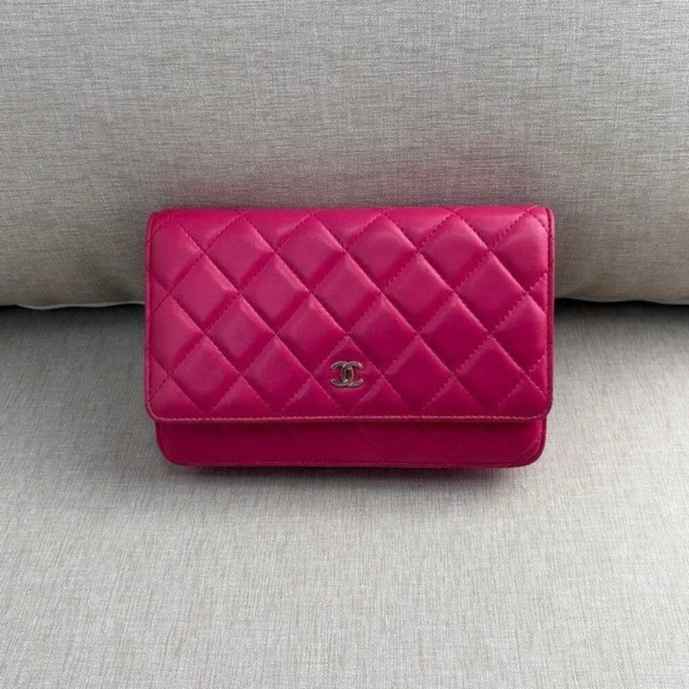 CHANEL Pink Lambskin Wallet on Chain SHW
